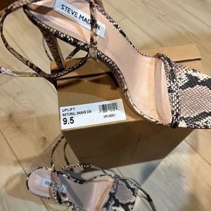 Steve Madden, uplift natural snake, size 9.5